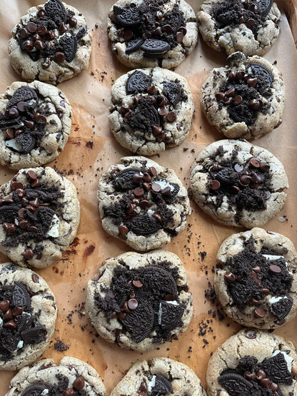 Extra Large Chocolate Chip Oreo Cookies